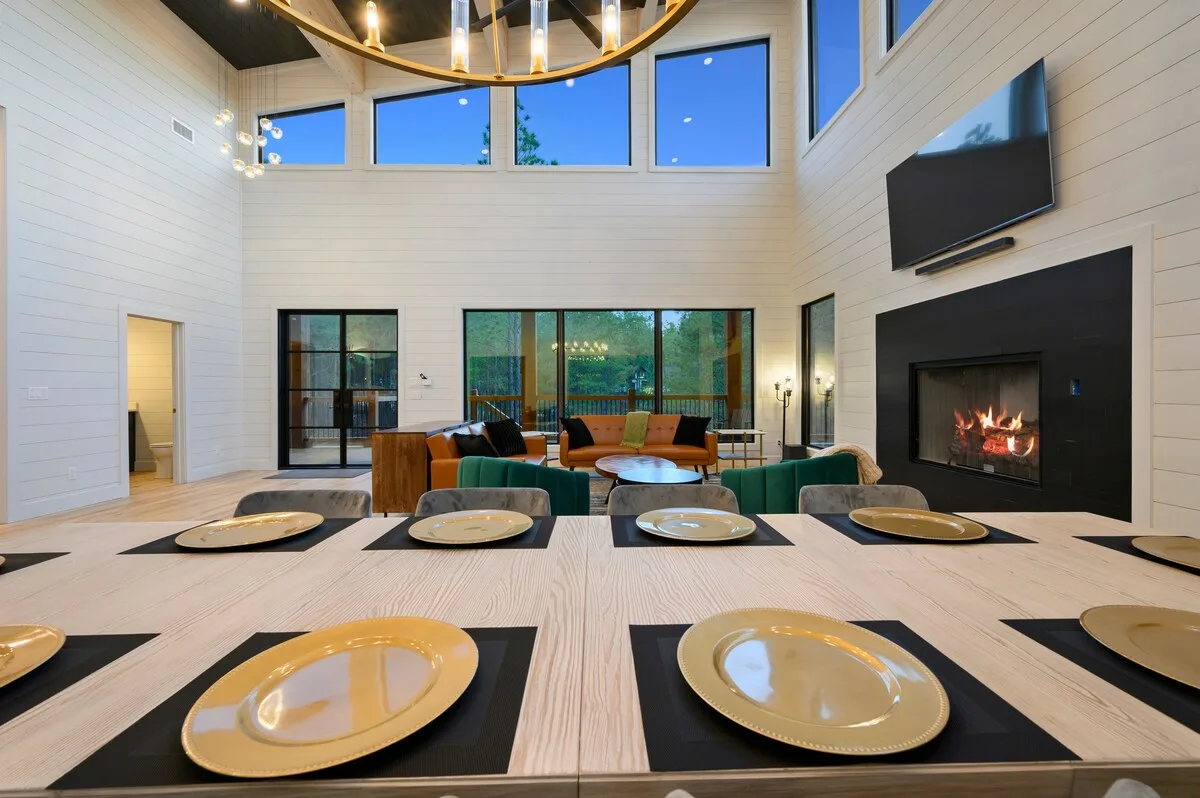 Dining area 1 at The Compound — photo 2