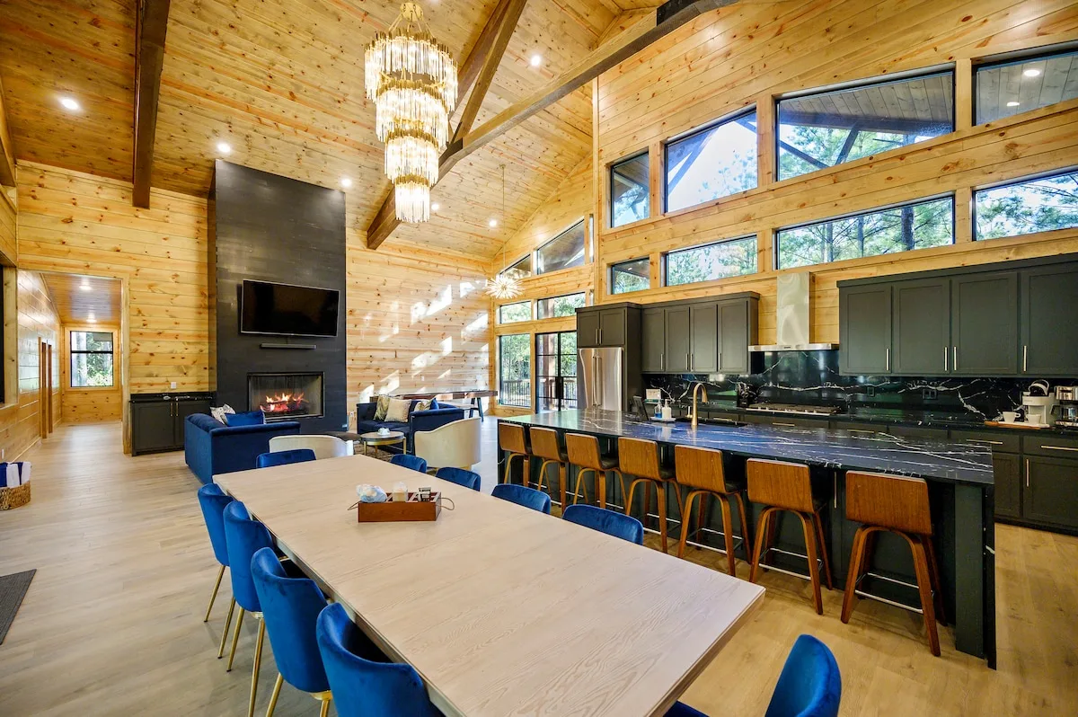 Dining area 2 at The Compound — photo 2