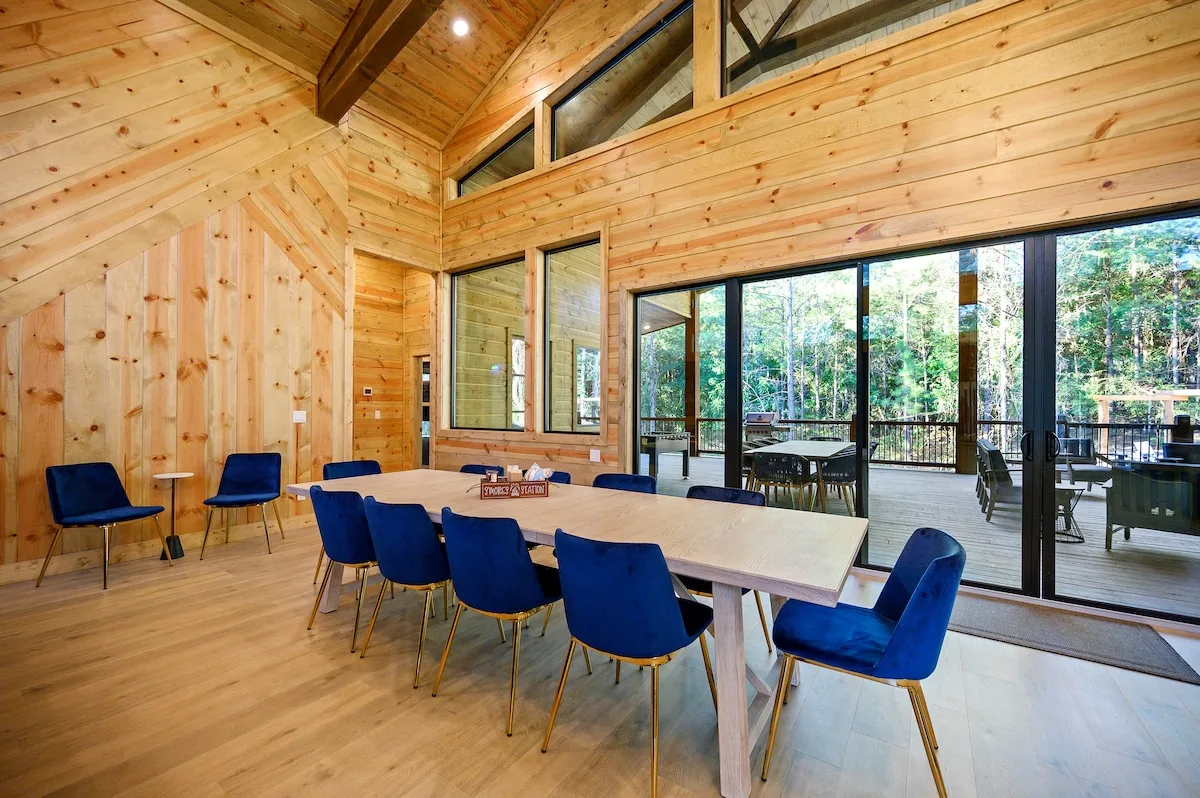 Dining area 2 at The Compound — photo 3