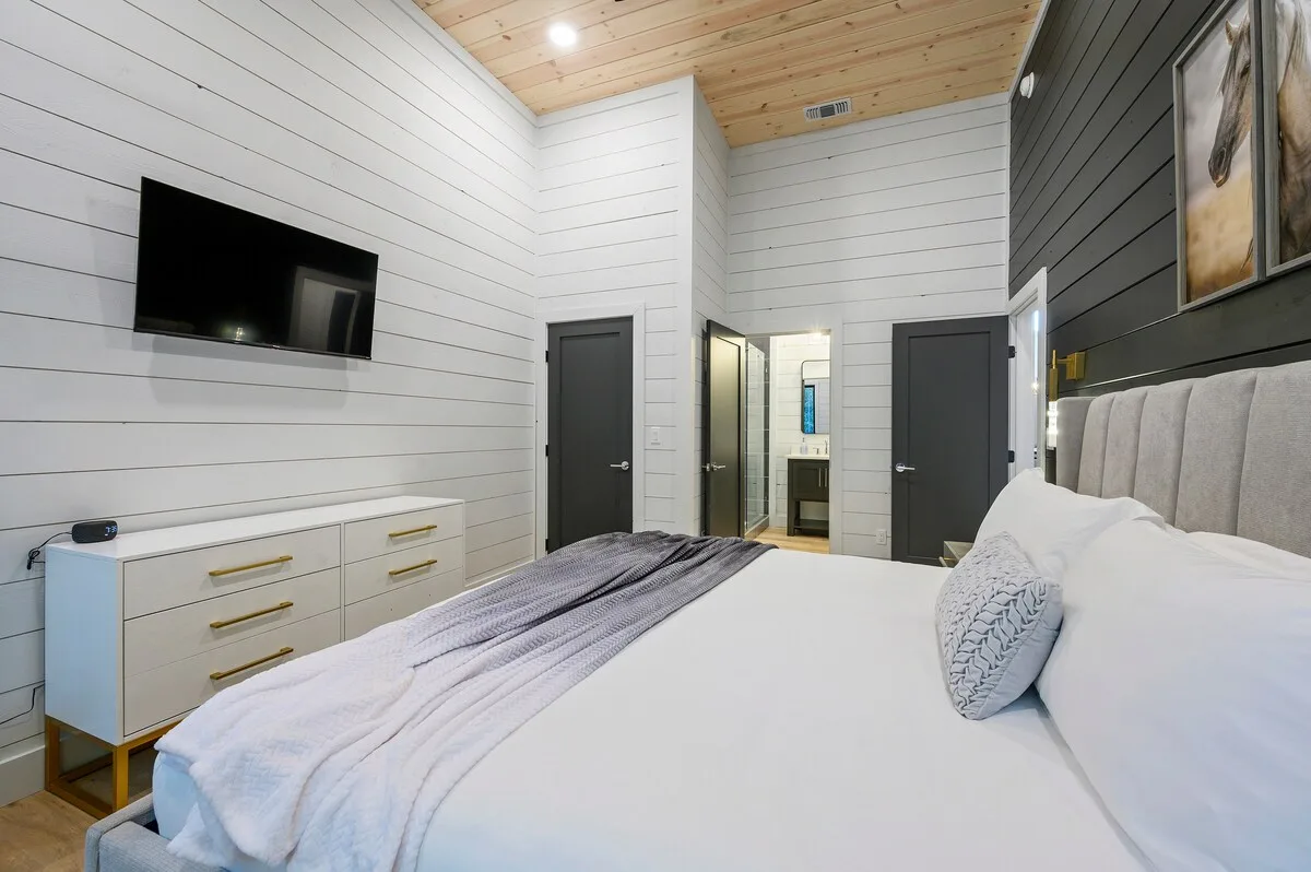 Bedroom 1 at The Compound — photo 2