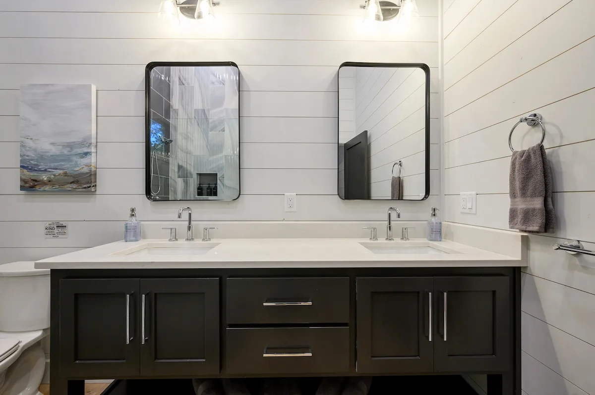 Bathroom 3 at The Compound — photo 2