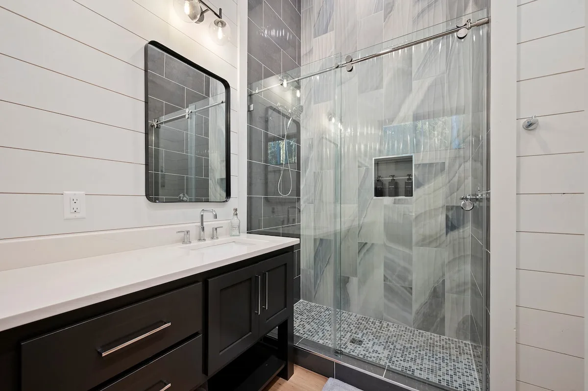 Bathroom 4 at The Compound — photo 2