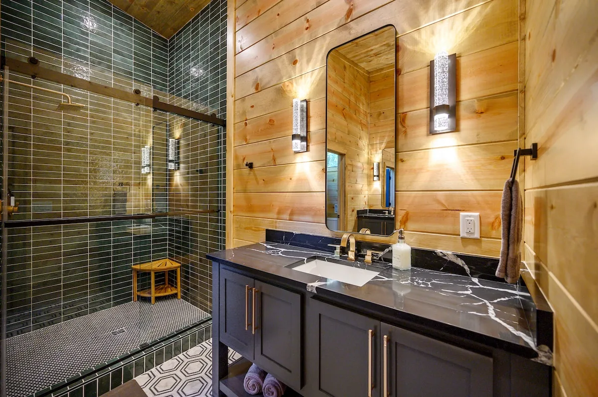 Bathroom 7 at The Compound — photo 2