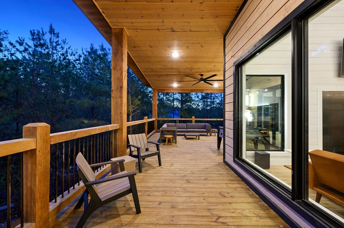 Deck 1 at The Compound — photo 2