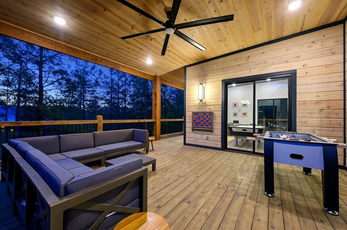Deck 1 at The Compound — photo 4