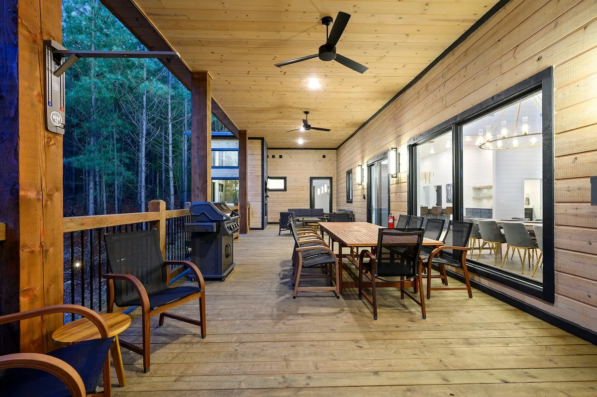 Deck 1 at The Compound — photo 8