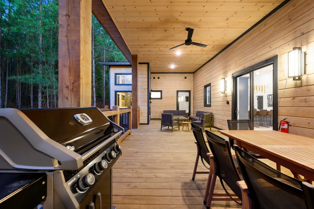 Deck 1 at The Compound — photo 10