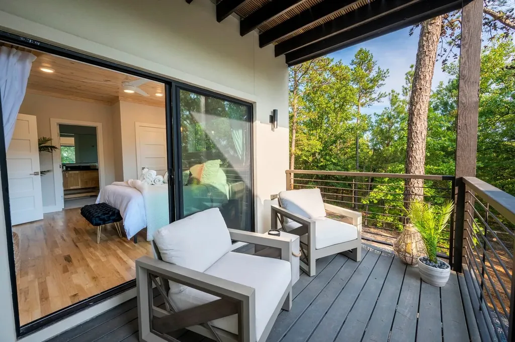 King Suite 1 private covered deck at The Aroha