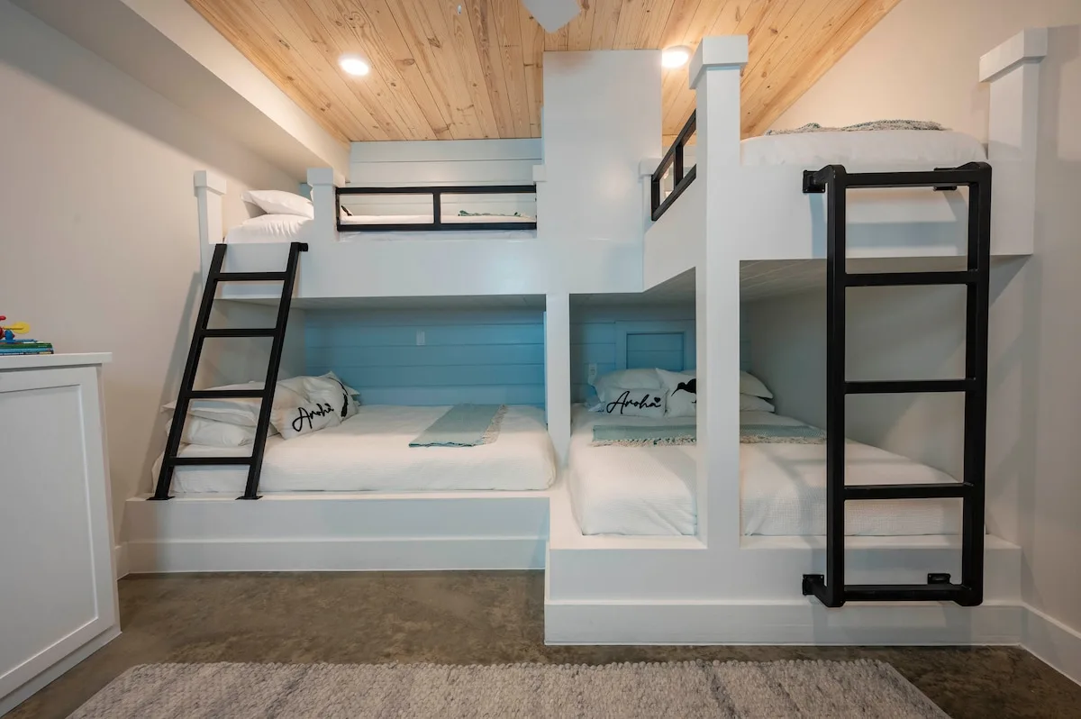 Bedroom 4 at The Aroha — photo 3