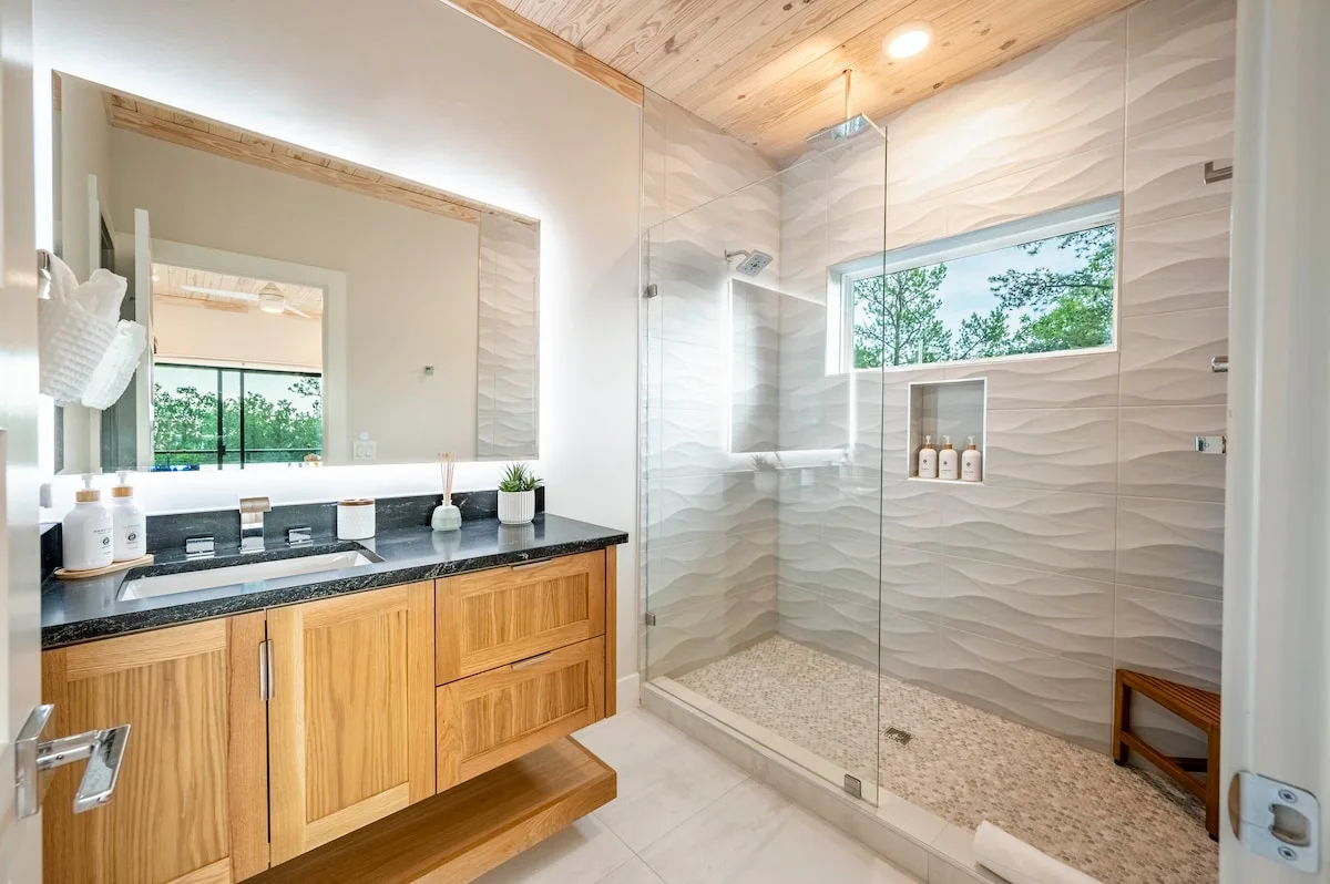 Bathroom 2 at The Aroha — photo 1