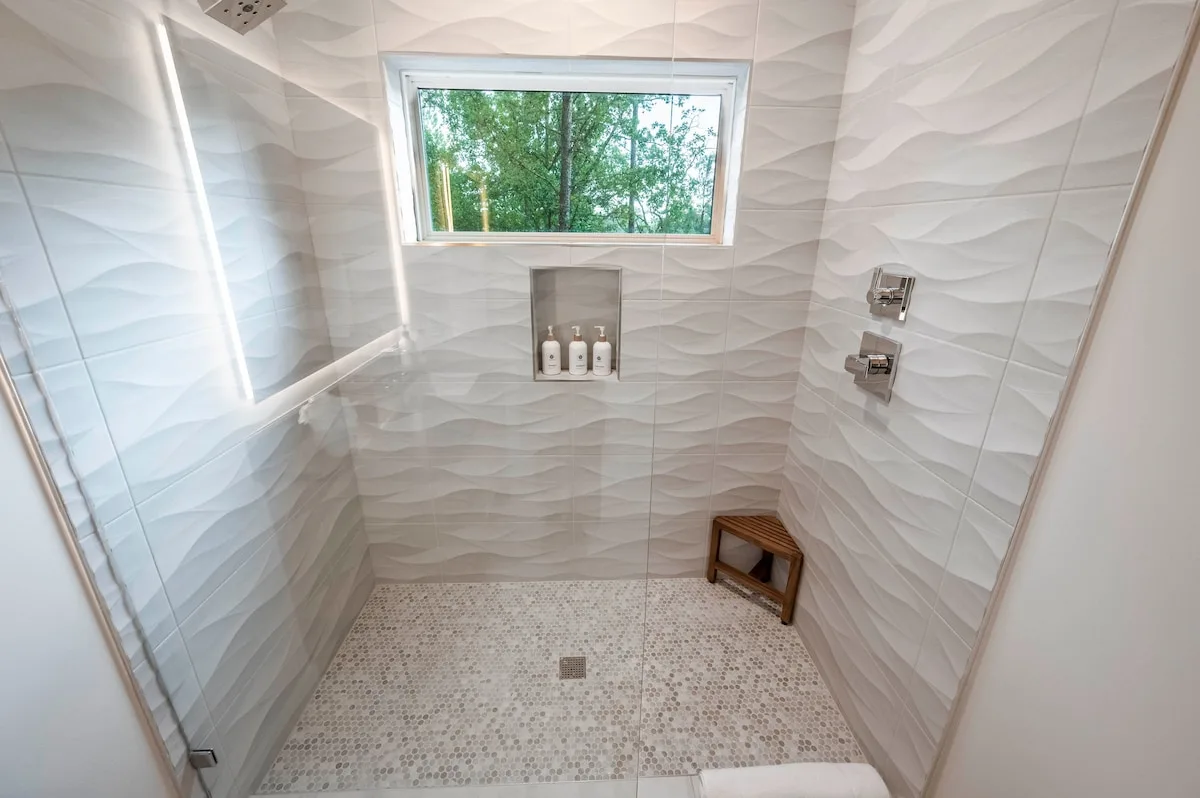 Bathroom 2 at The Aroha — photo 4