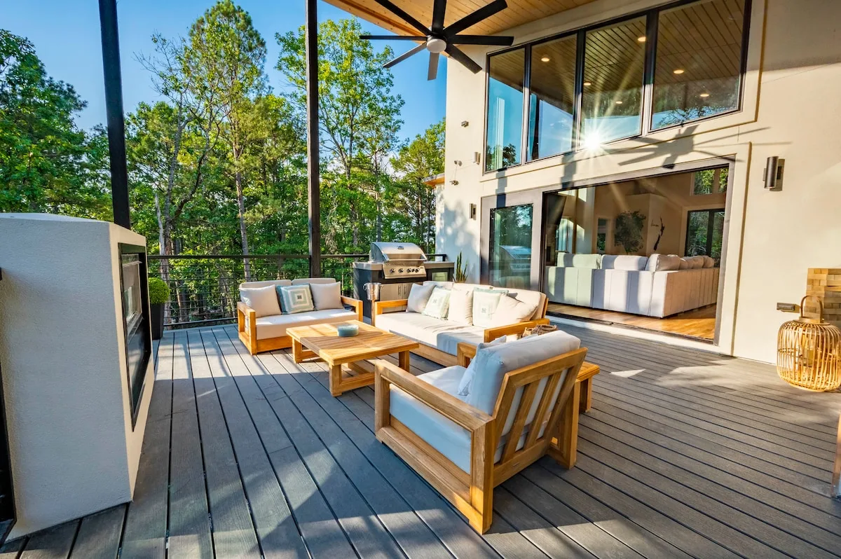 Deck at The Aroha — photo 4
