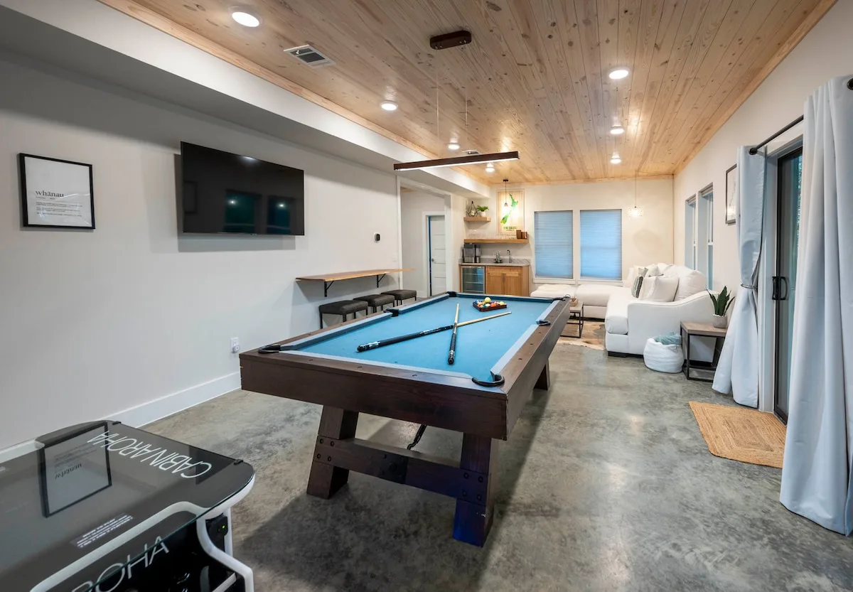 Game room at The Aroha — photo 1