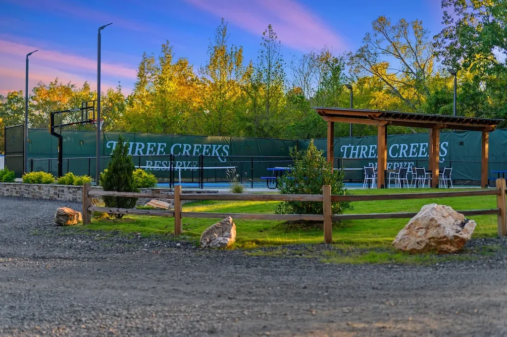 The Black-Beary — Step outside to shared resort courts and a covered pavilion, included at no extra cost for an evening game or gathering.