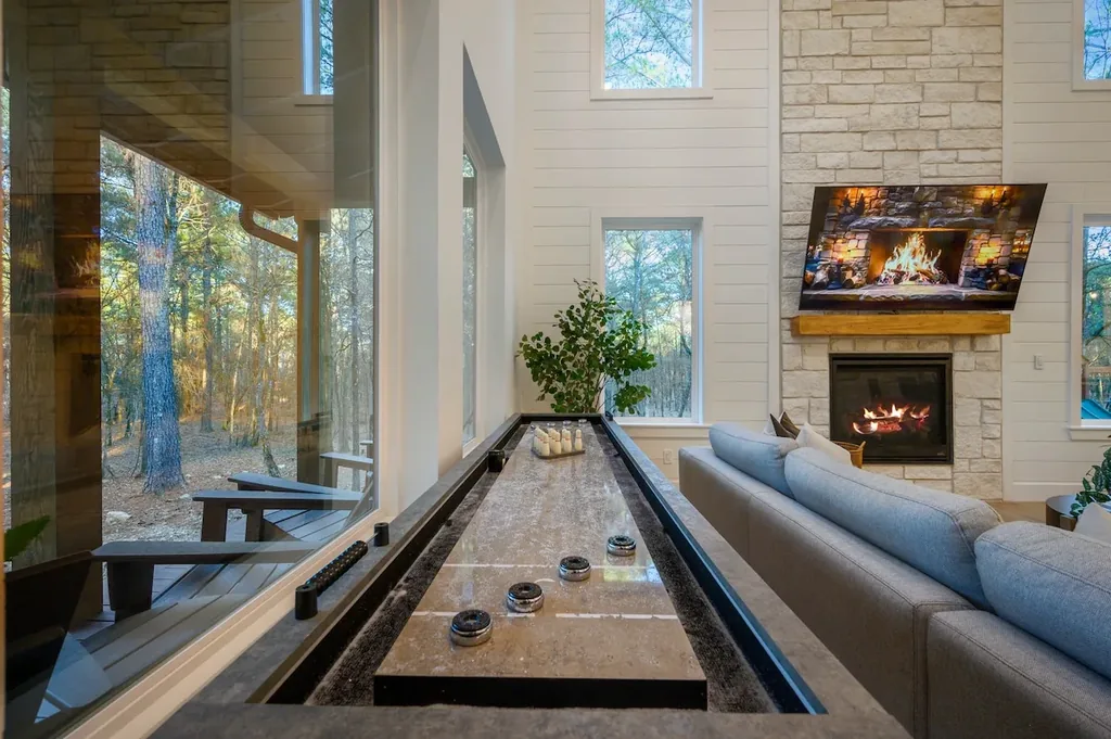 The Black-Beary — Play a round of shuffleboard steps from the fireplace, with floor-to-ceiling windows framing the wooded views.
