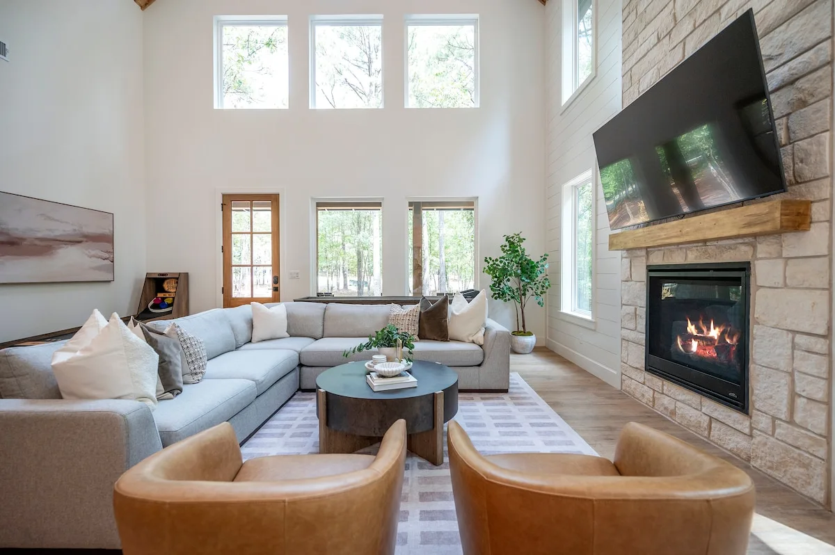 Living room at The Black-Beary — photo 24
