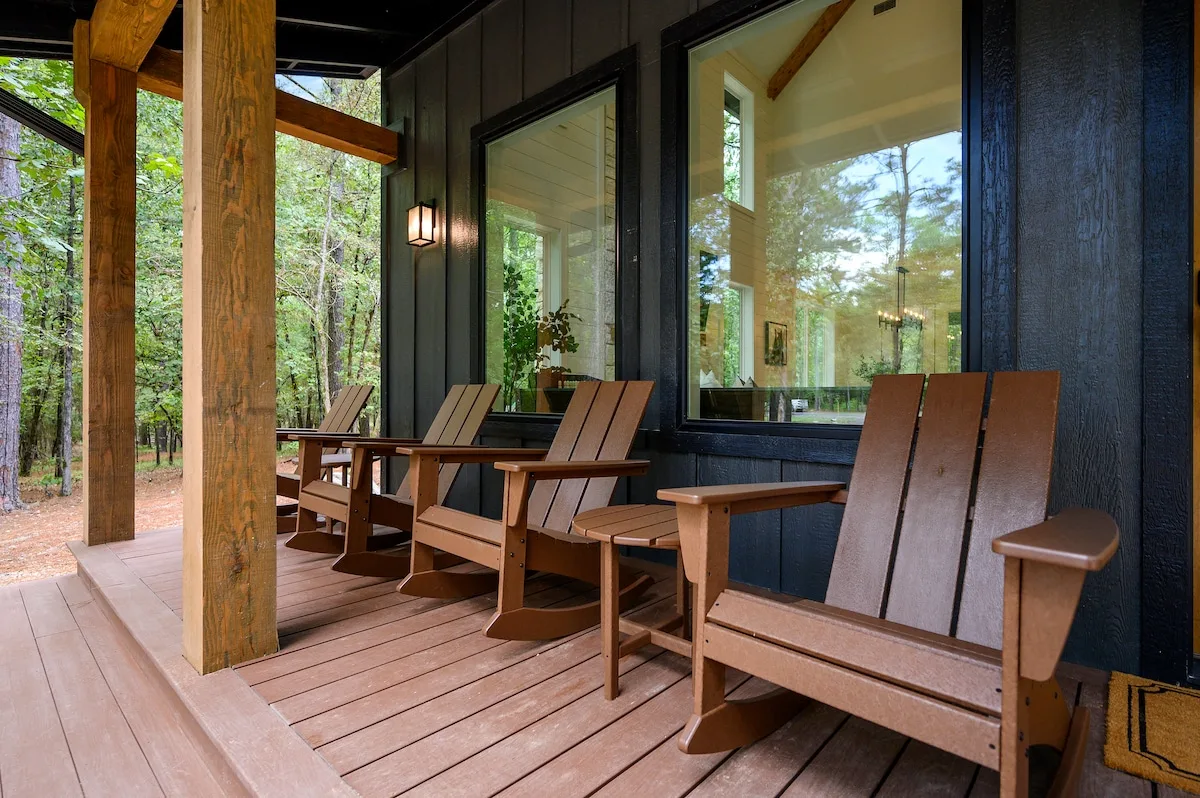 Patio and outdoor living space at The Black-Beary — photo 5