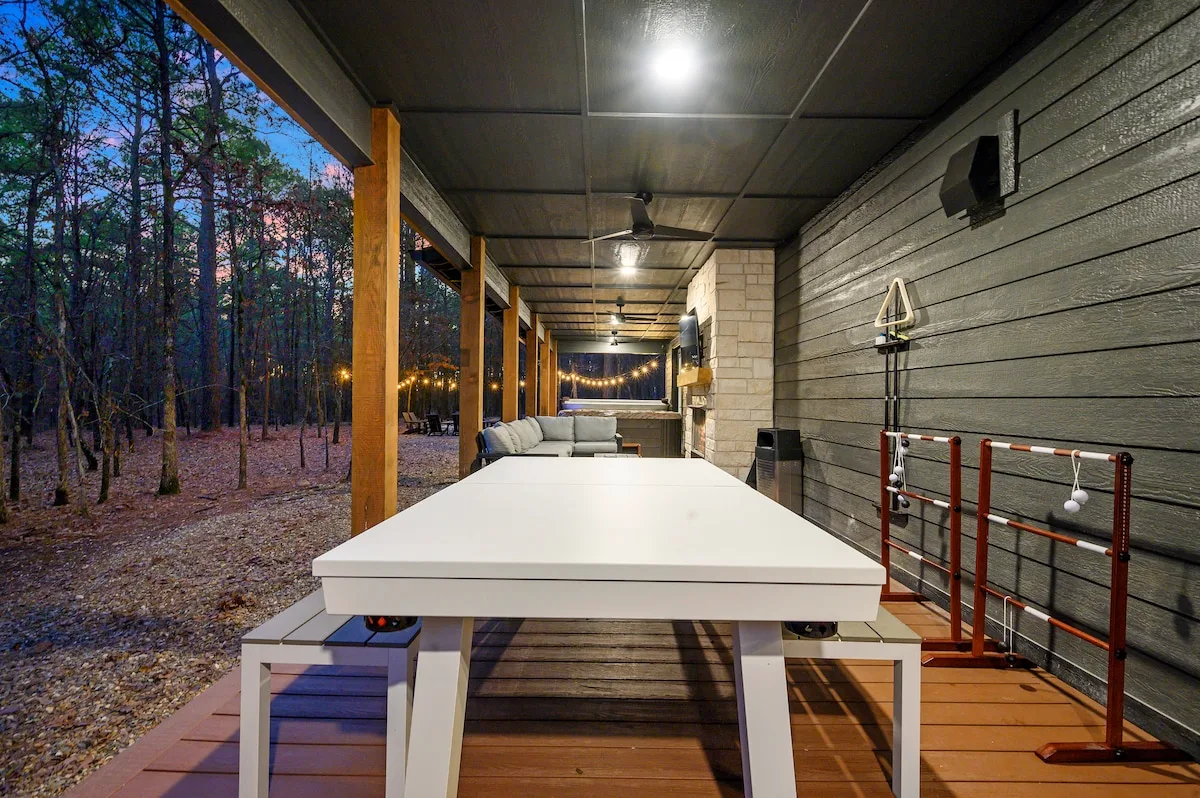 Patio and outdoor living space at The Black-Beary — photo 10
