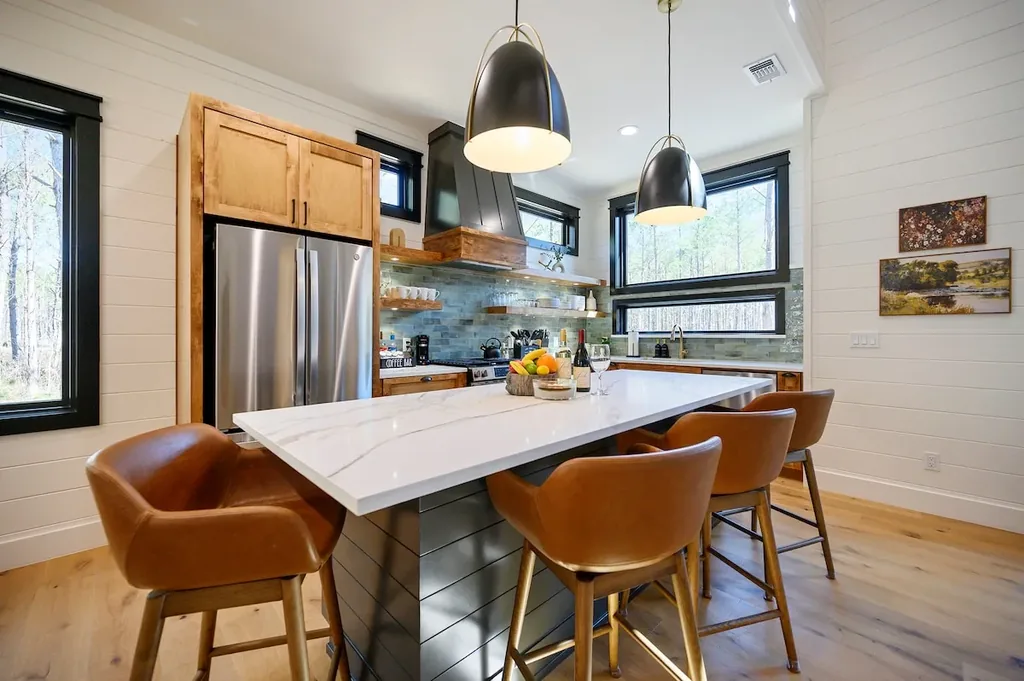 Blue Note — Kitchen & Dining, Airbnb photo 19
