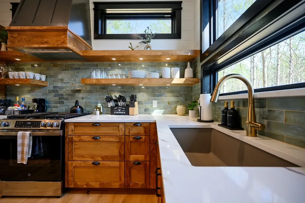 Blue Note — Kitchen & Dining, Airbnb photo 20