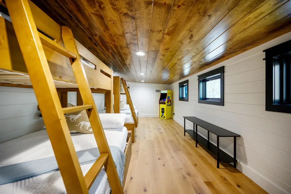 Blue Note — Bunk Spaces, Airbnb photo 32