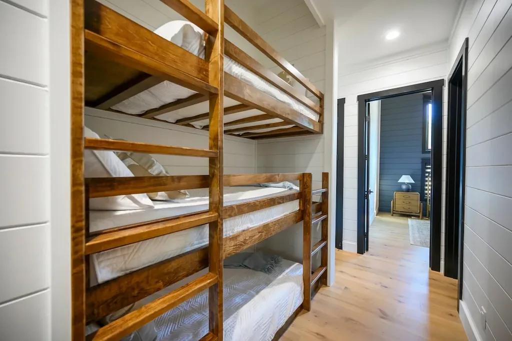 Blue Note — Bunk Spaces, Airbnb photo 36