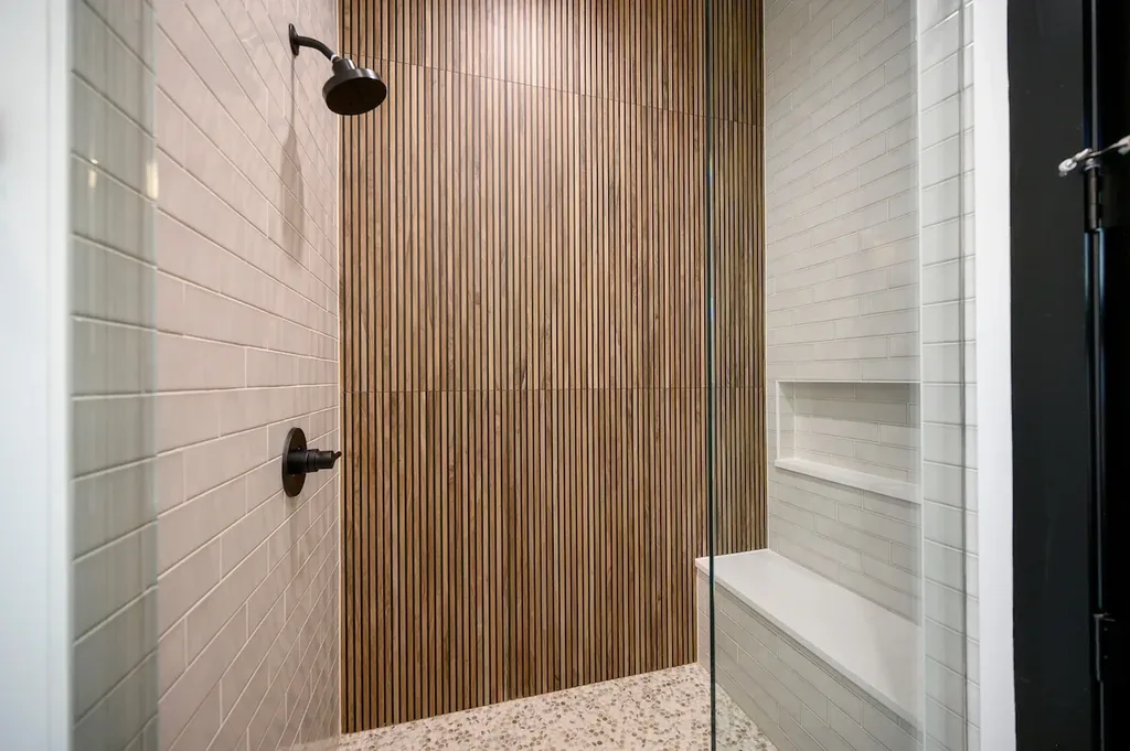 Blue Note — Full Bathroom 2, Airbnb photo 42