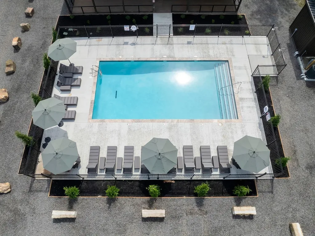 Blue Note — Resort Pool & Clubhouse, Airbnb photo 46