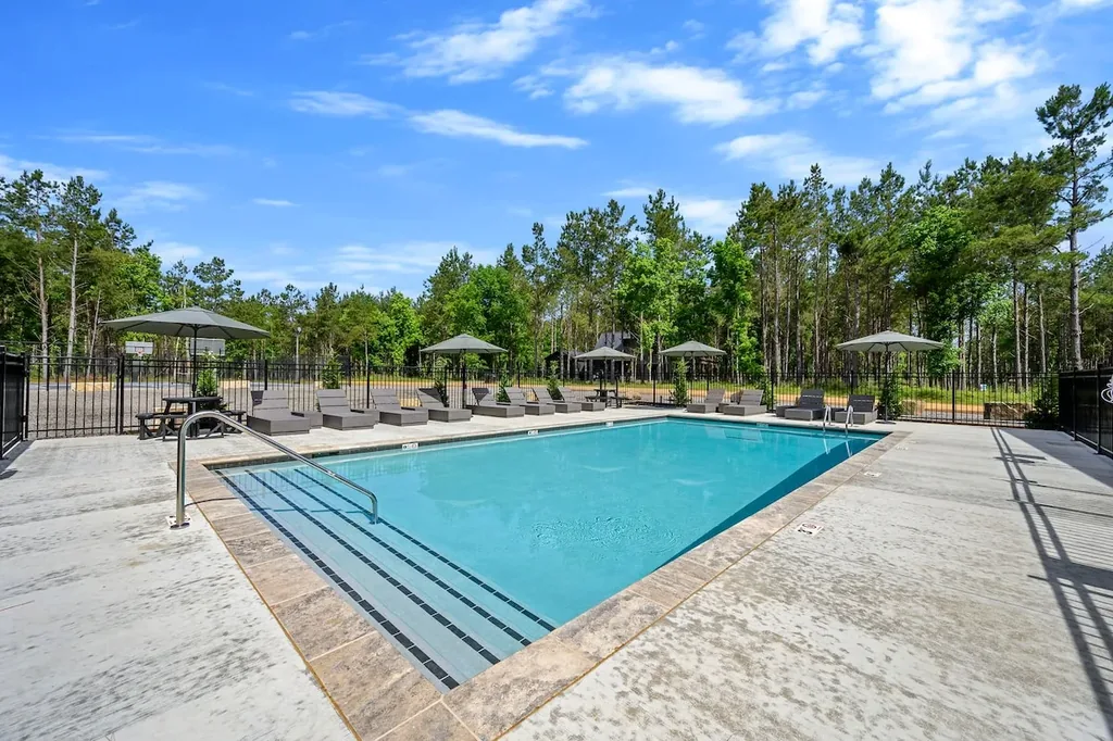 Blue Note — Resort Pool & Clubhouse, Airbnb photo 48