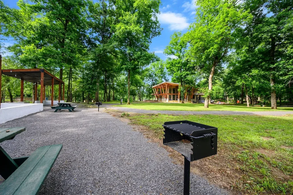 Blue Note — Resort Grounds & River Access, Airbnb photo 67