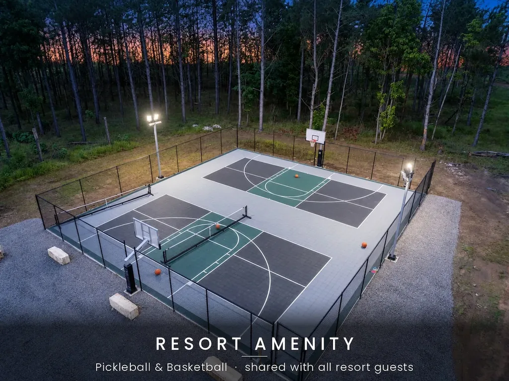 Shared pickleball and basketball courts available to Clearwater guests