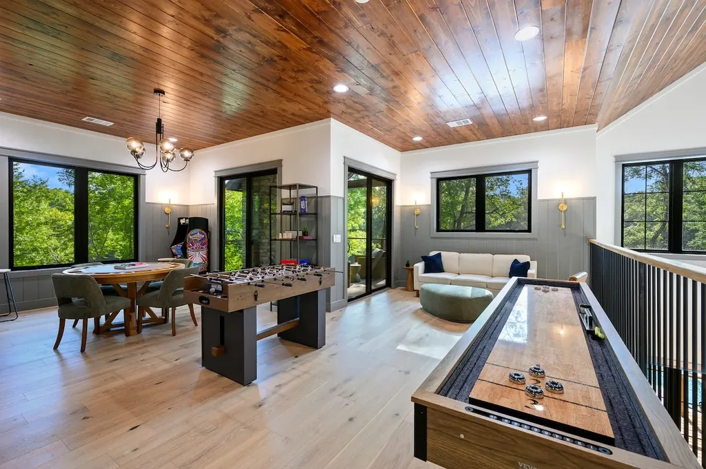 Game loft at Clearwater in Broken Bow