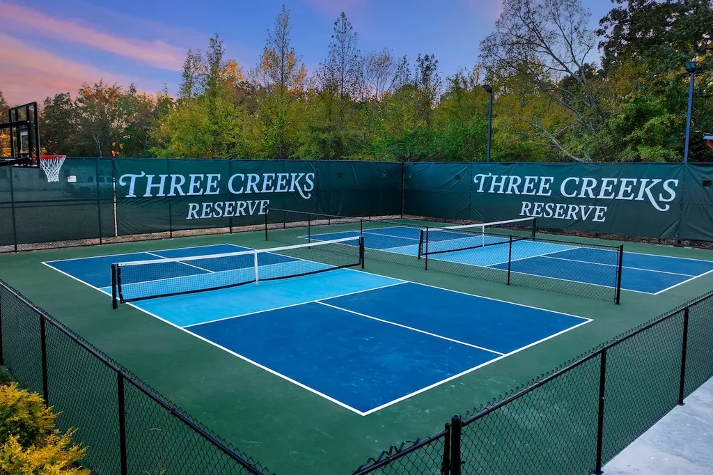 Dolce Far Nient — Step outside to shared pickleball and basketball courts at Three Creeks Reserve, included at no extra cost.