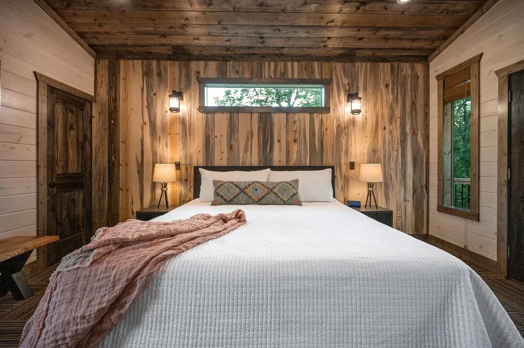 Dreams & Streams — Bedroom 5 image 3