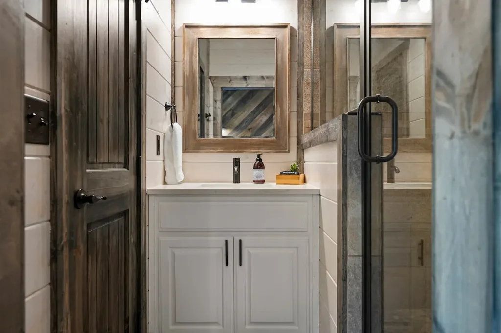 Dreams & Streams — Full bathroom 3 image 2