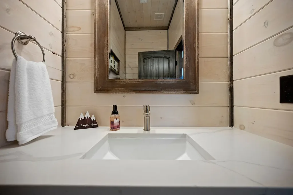 Dreams & Streams — Half bathroom image 1