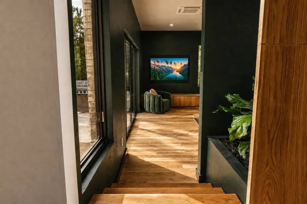 The Eleanor — architect-designed Broken Bow cabin for four, photo 17
