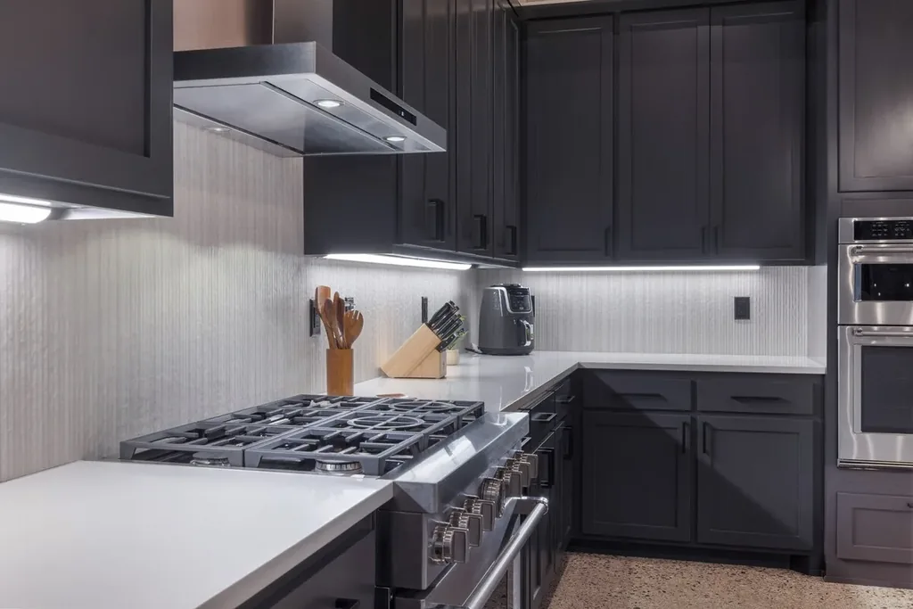 LivNLove / Grandiose — Full kitchen image 3