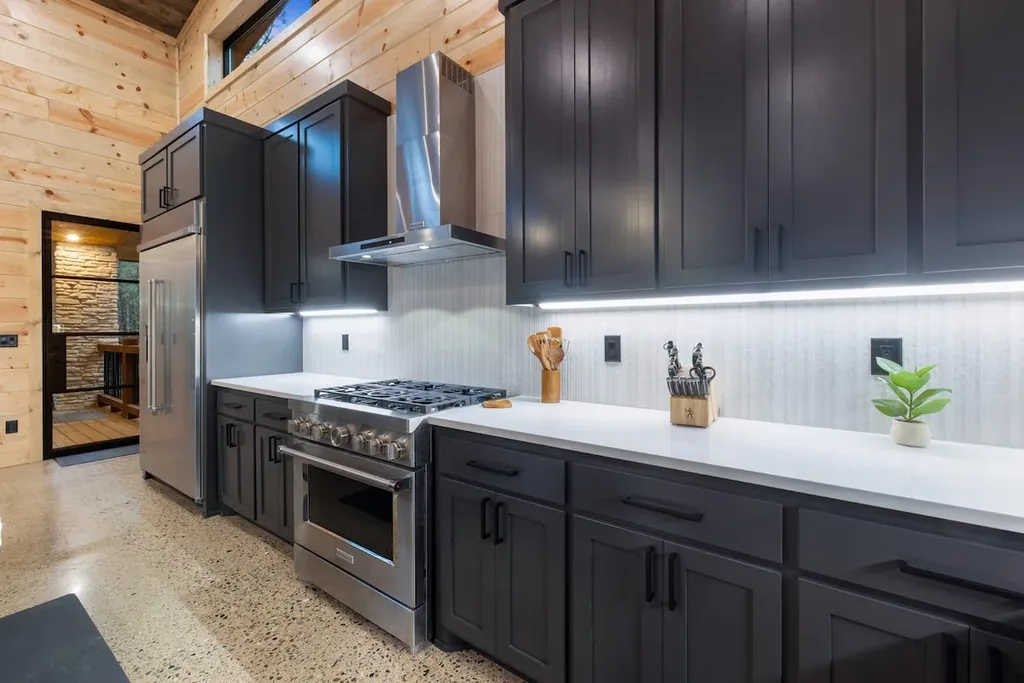 LivNLove / Grandiose — Full kitchen image 6