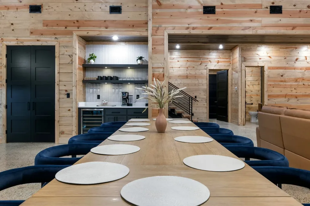 LivNLove / Grandiose — Dining area 1 image 3