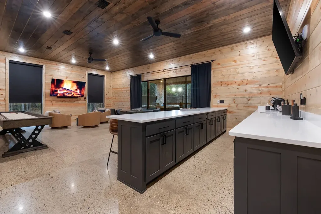 LivNLove / Grandiose — Game room 2 image 6