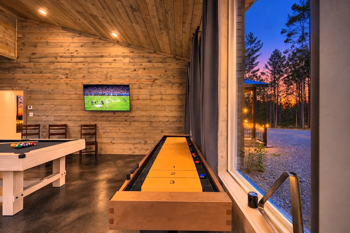 Game room overlooking the woods at Miko Chukka
