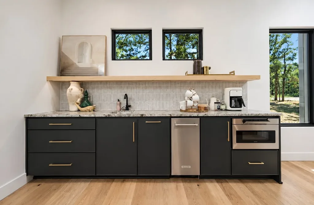 Sanctuary at the Summit — Full kitchen image 3