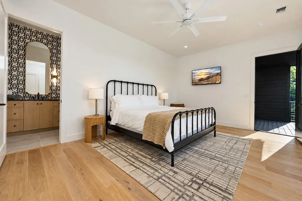 Sanctuary at the Summit — Bedroom 1 image 2