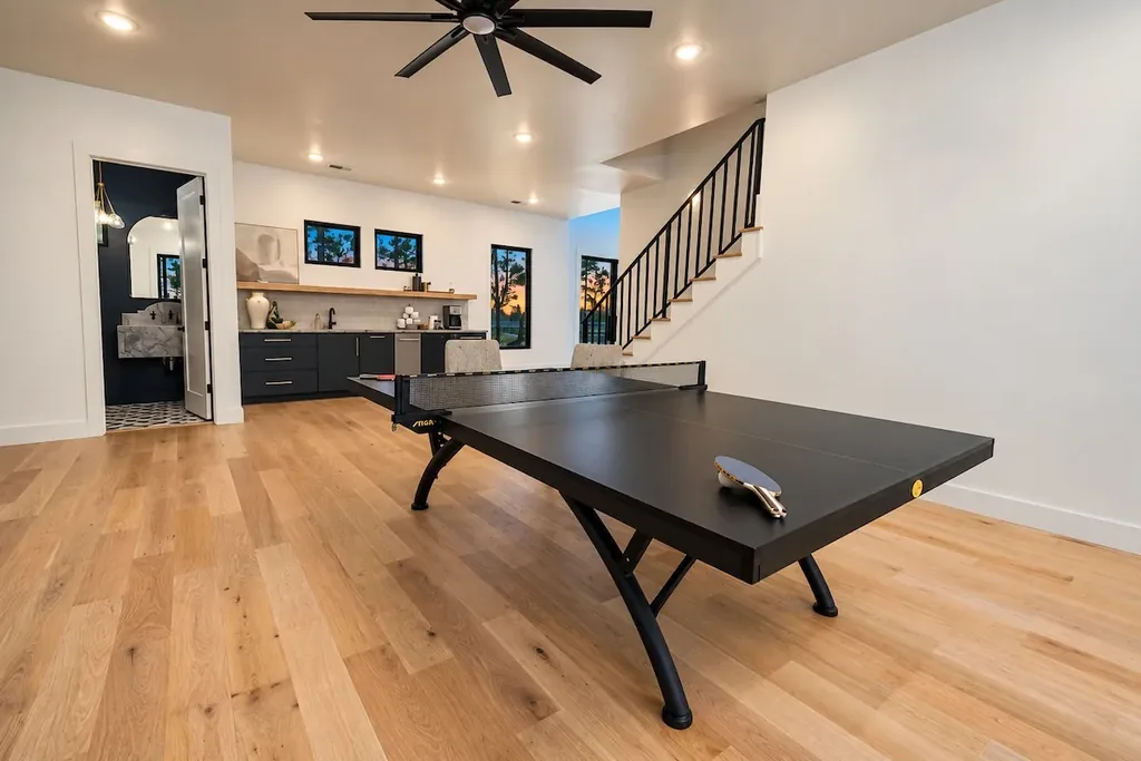 Sanctuary at the Summit — Game room image 3